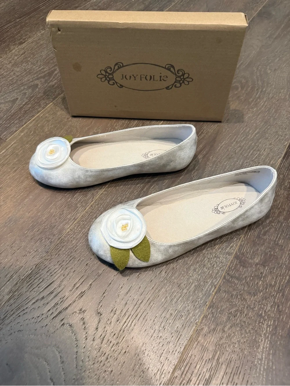 Joyfolie Silver Floral Applique Girls' Ballet Flats brand new size Y3